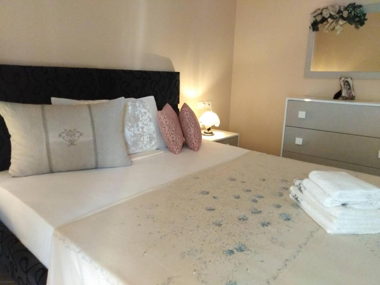 Jelena'S Luxury Apartments Sarande Ngoại thất bức ảnh