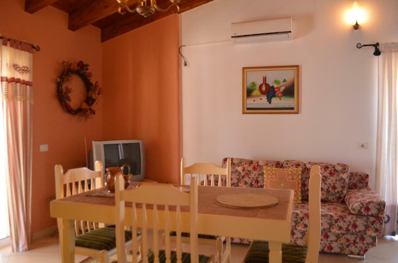 Jelena'S Luxury Apartments Sarande Ngoại thất bức ảnh